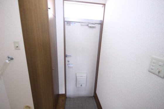 玄関　※別部屋の写真です