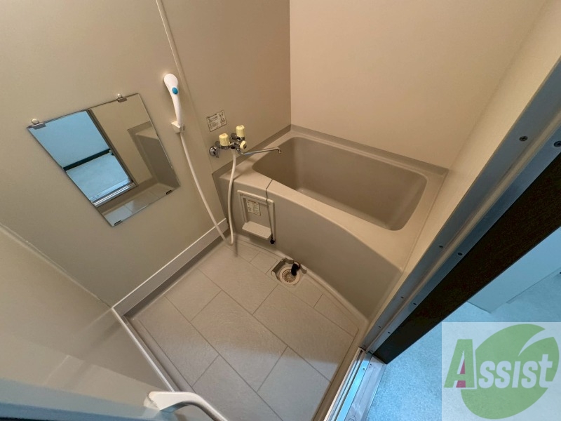 バス・シャワールーム　ユニットバスです。疲れを癒すのに欠かせませんね！