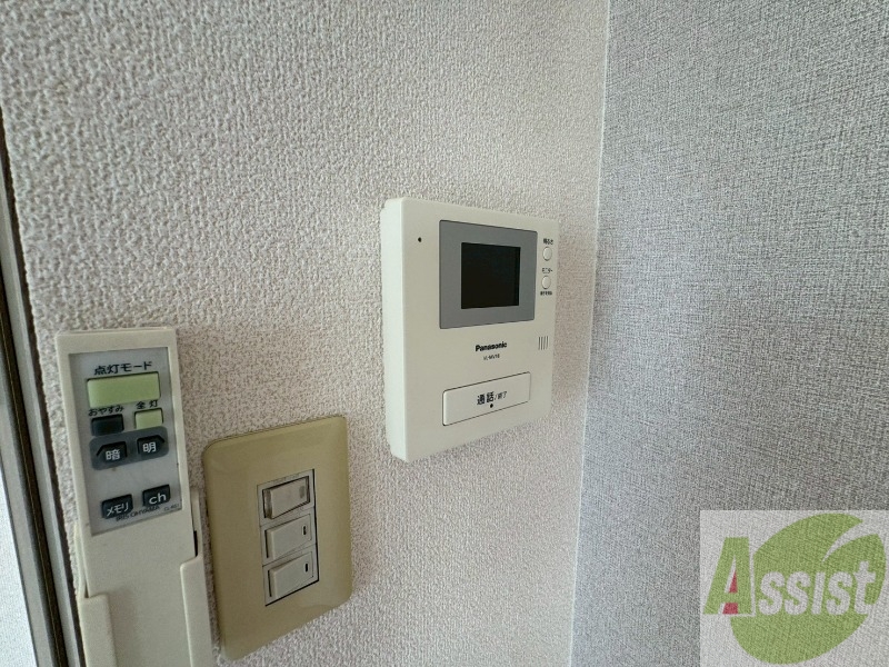 その他設備　ＴＶモニター付インターホンです。来客者の顔が見えるので安心！