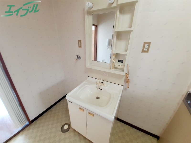 洗面設備　同型参考写真