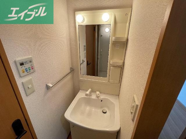 洗面設備　洗髪洗面化粧台