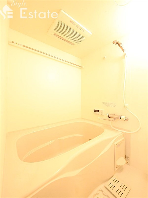 バス・シャワールーム　バスルーム