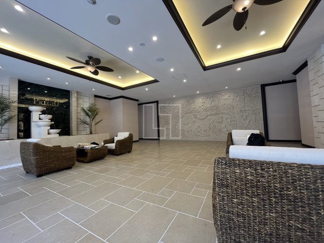 ロビー　プレジオ九条　ロビー