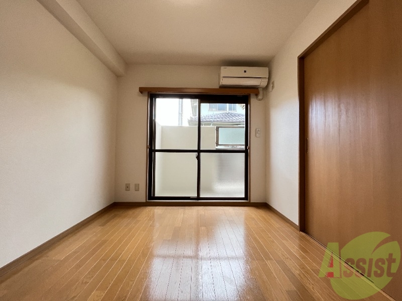 居室・リビング　６帖のダイニングキッチン。ご飯を食べるお部屋ですね。