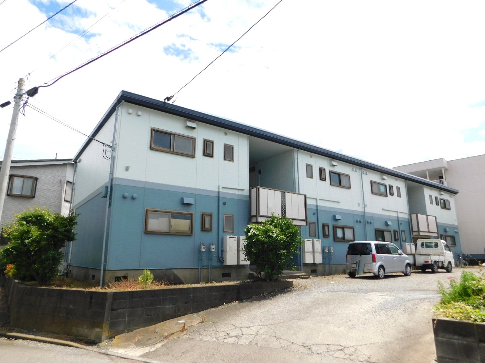 建物外観　外壁塗装済みできれいな外観です