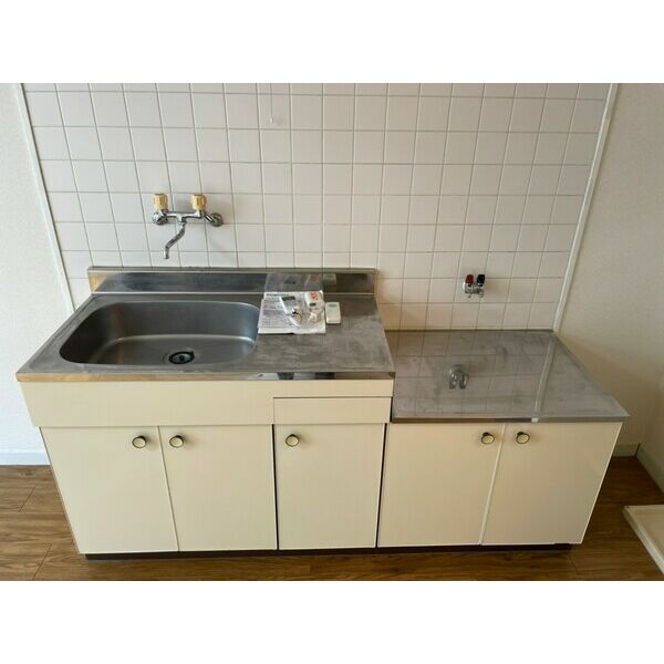 キッチン　写真は類似です。