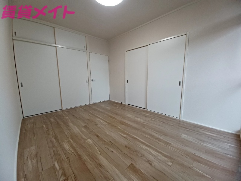 その他部屋・スペース　同建物の別部屋反転写真です