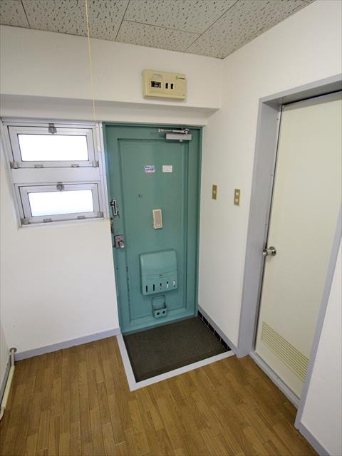 玄関　松山市平和通　丸の内ハイツ　玄関