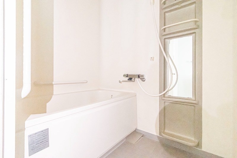 バス・シャワールーム　きれいな浴室です。