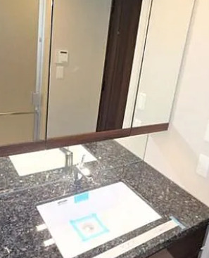 玄関　使いやすい洗面所です