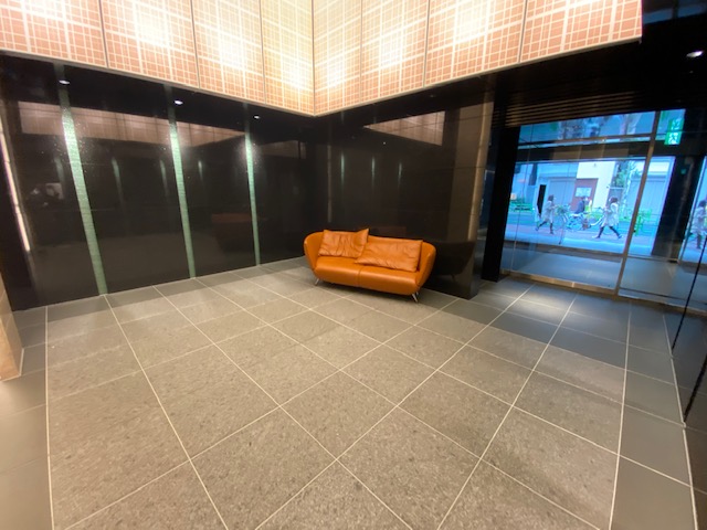 エントランス　ゆとりのあるエントランスです