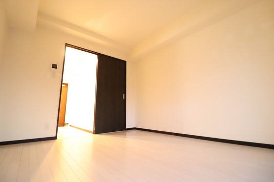 居室・リビング　※別号室の写真です。