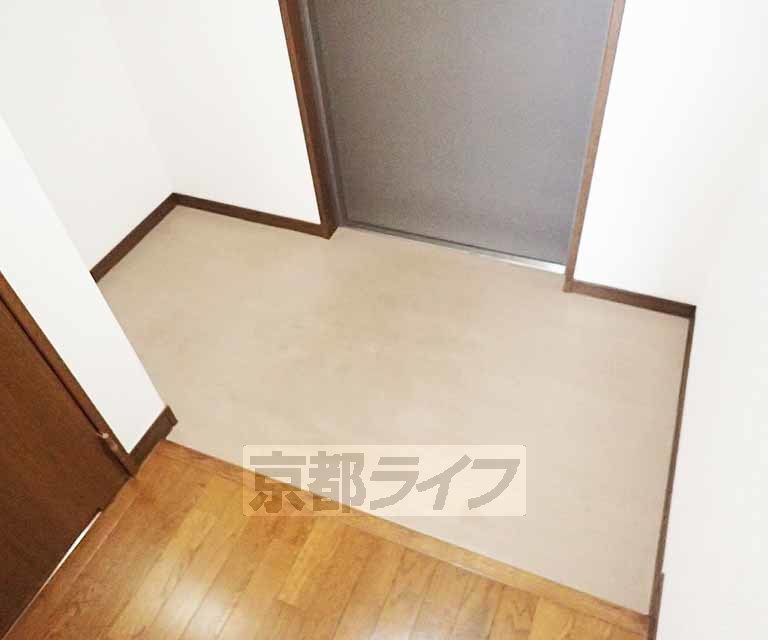 玄関　スペースに余裕有り