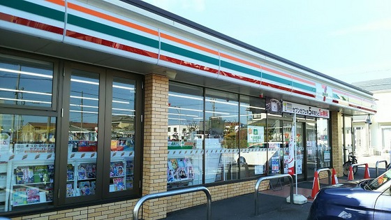 コンビニ　セブンイレブン鈴鹿桜島５丁目店（コンビニ）まで356m