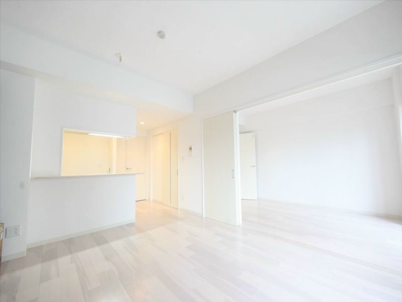 居室・リビング　ＬＤＫ14帖　洋室7.1帖　つなげて仕切っても使えます