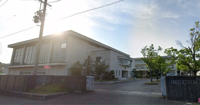 中学校　菊川市立菊川西中学校（中学校）まで1900m