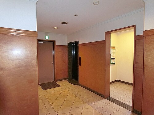 エントランス　エントランスホール