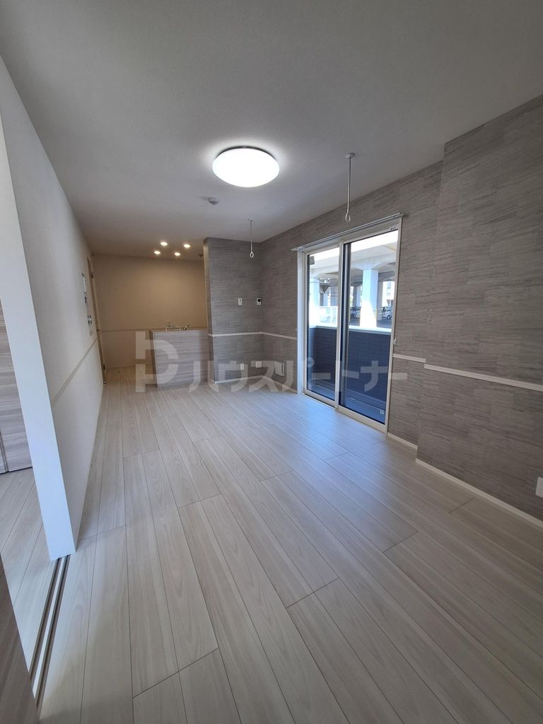 居室・リビング　駐車場