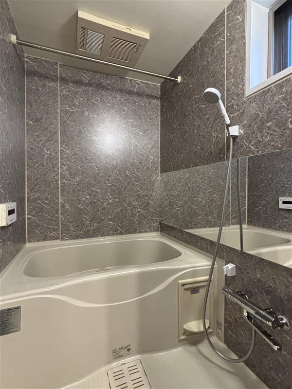 バス・シャワールーム　お風呂で日々の疲れを落としましょう