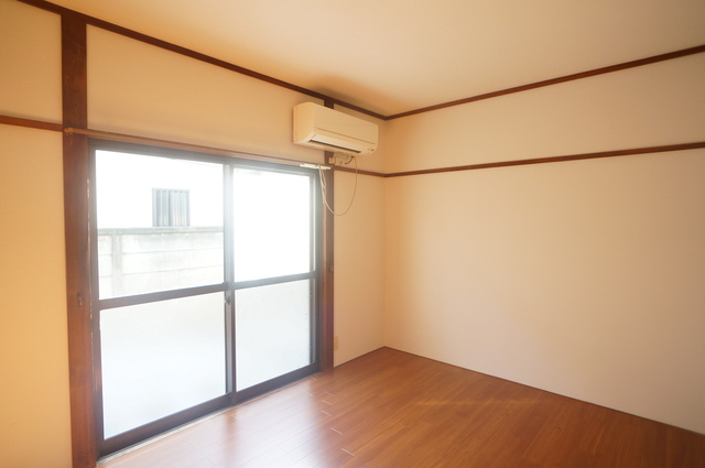 居室・リビング　洋室６帖　エアコン付