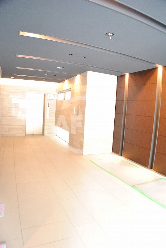 ロビー　レジュールアッシュ上町台　ロビー