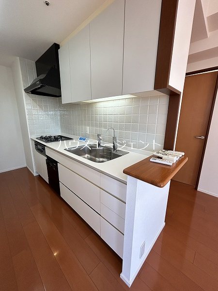 キッチン　3口ガスシステムキッチンです。※参考画像