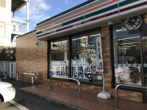 コンビニ　セブンイレブン 井尻店（コンビニ）まで581m