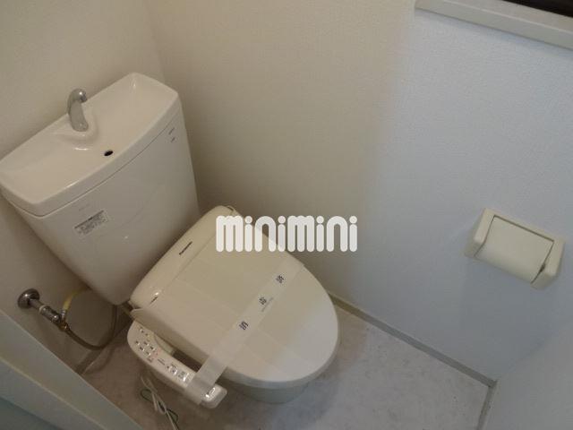 トイレ　シャワートイレ付き