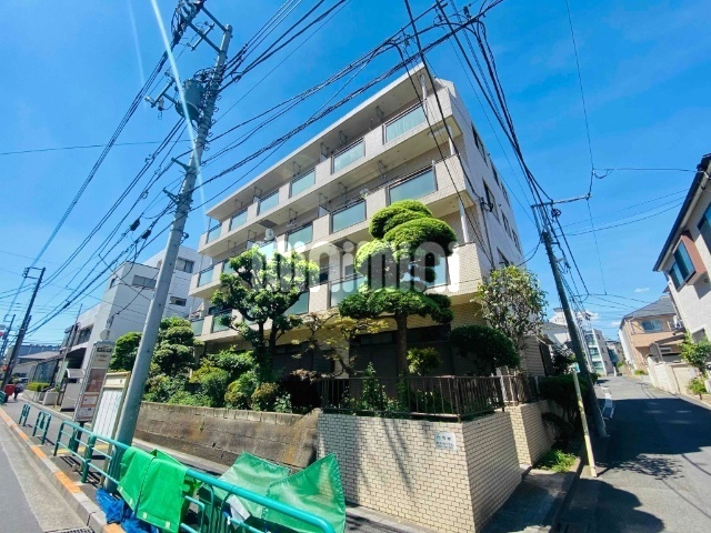 建物外観　４階建てのマンション