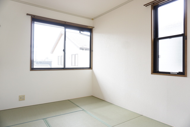 その他部屋・スペース　２面採光の６帖和室☆