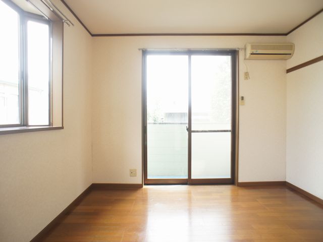 居室・リビング　快適に過ごせるエアコンが付いています♪