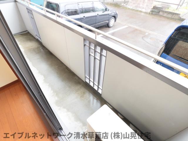 バルコニー　開放的で明るい空間を演出してくれるバルコニーです