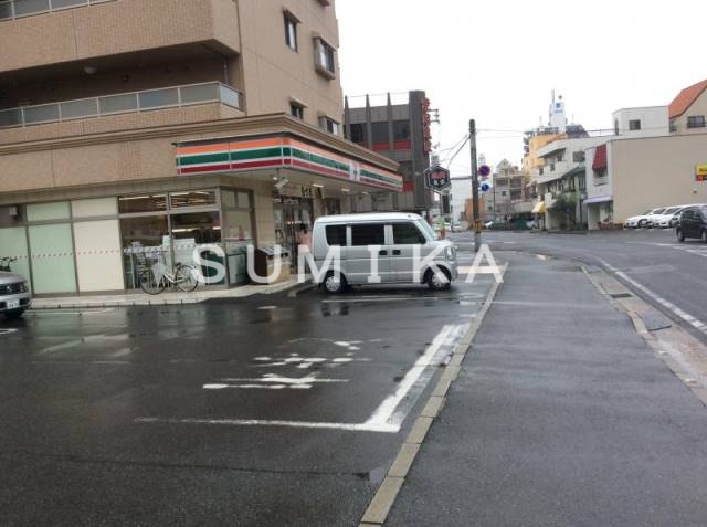 コンビニ　セブンイレブン岡山岡町店（コンビニ）まで365m