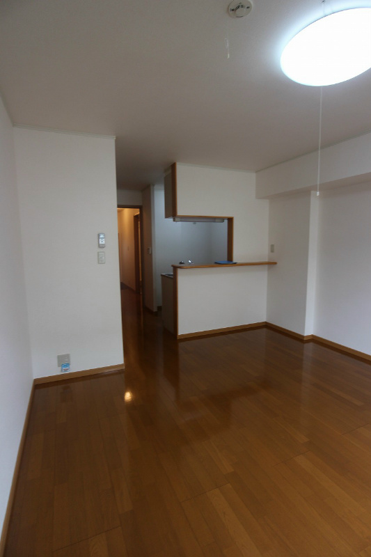 居室・リビング　洋室・カウンターキッチン