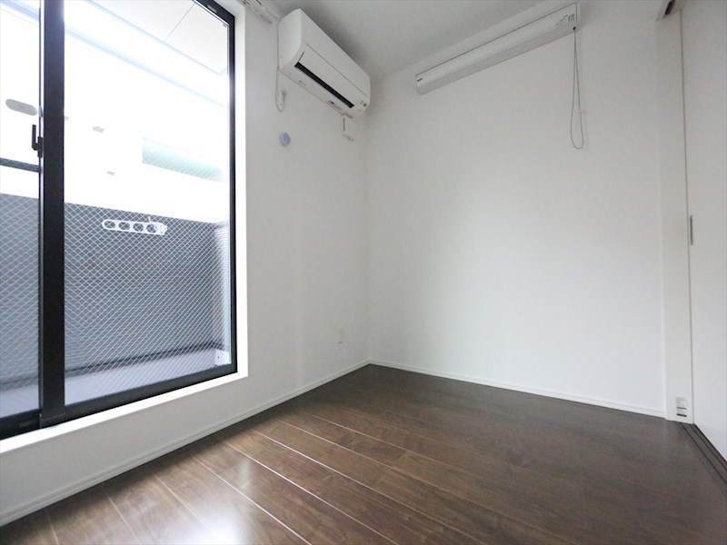 バルコニー　洋室4.2帖　クローゼット付　エアコン付　バルコニー