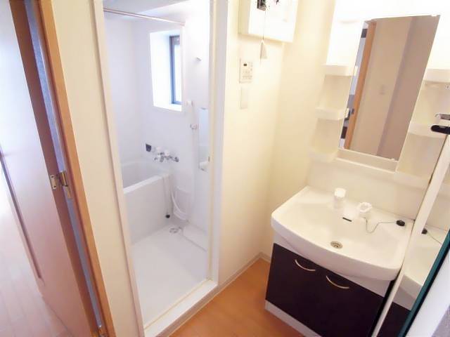 洗面設備　独立洗面台が嬉しいですね