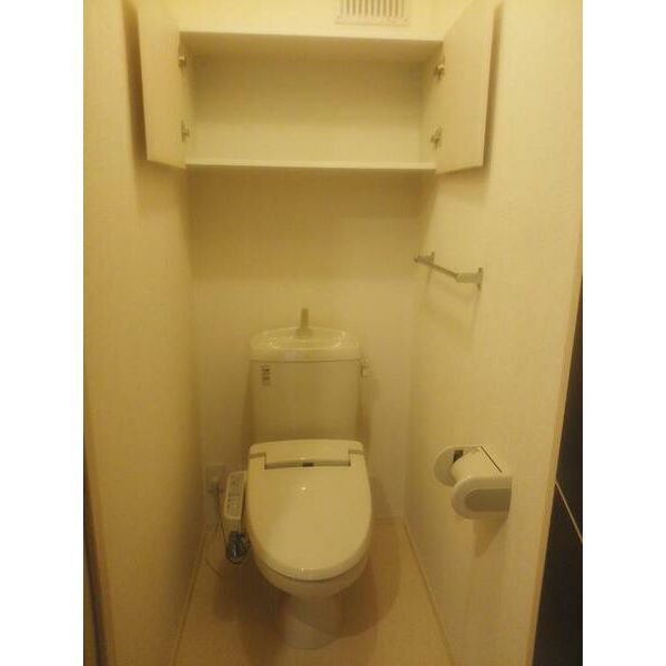 トイレ　温水洗浄暖房便座