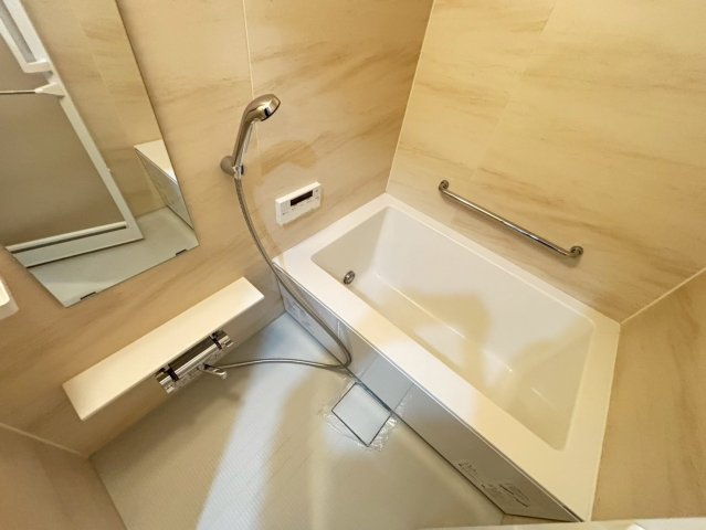 バス・シャワールーム　詳細は、RISUMO江坂本店までお問合せください♪