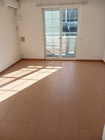 居室・リビング　内装もきれいです