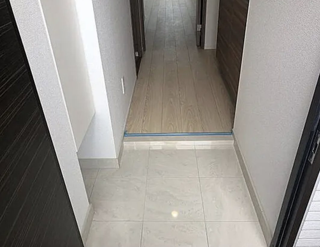 玄関　弊社は都内全域の物件をご紹介可能です！