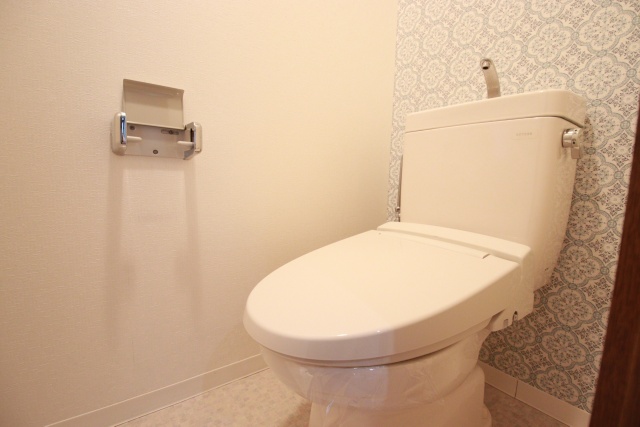 トイレ　※別室の参考写真の為、現況優先です。