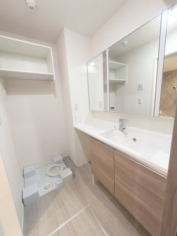 洗面設備　同間取り別号室のお写真です。現況優先となります。