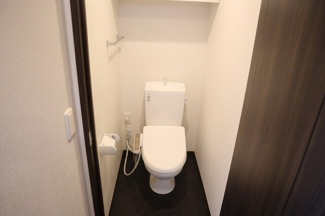 トイレ　温水洗浄暖房便座