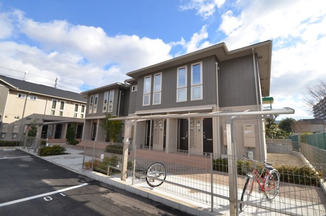 建物外観　モニター付きインターホン完備☆