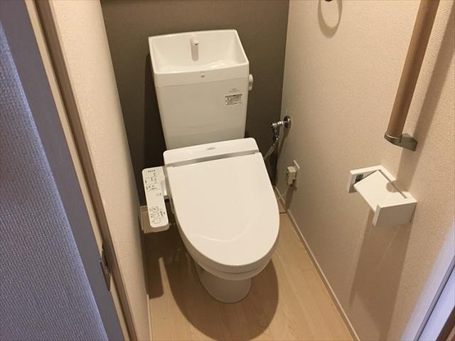 クレイノリヴェール西寺尾のトイレ写真