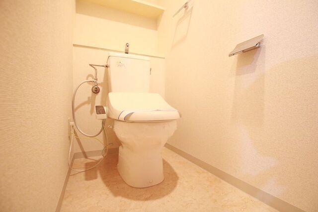 トイレ　※別室の参考写真の為、現況優先です。