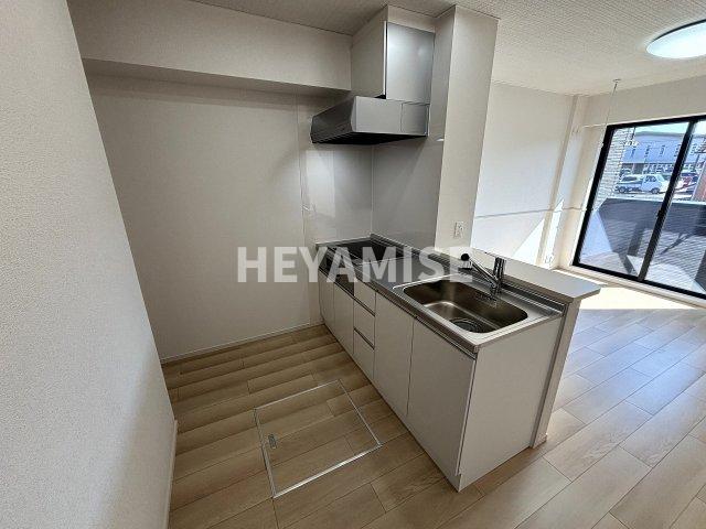 キッチン　※室内画像は別号室のもの