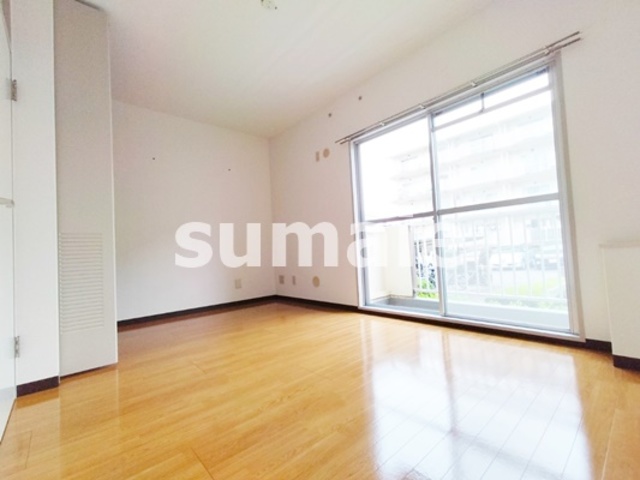 その他部屋・スペース　洋室も採光面大きく明るいです！