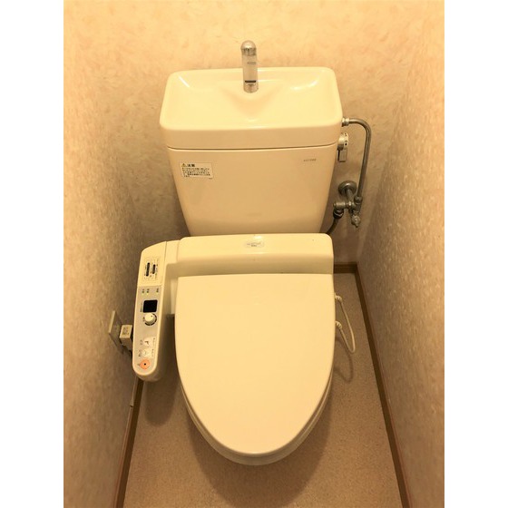 トイレ　ウォシュレット付き