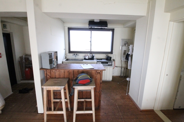 その他設備　2口ガスコンロ設置可能な広さです。調理スペースもあります♪